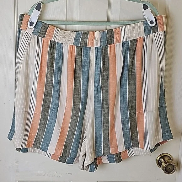 Sonoma Elastic Waist Pull On Vertical Striped Shorts Size 1X EUC - Picture 3 of 7